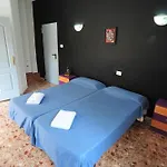 شباب الكارافانيراس 2*