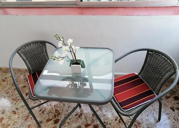 Alcaravaneras (adults Only) Guest house 2*